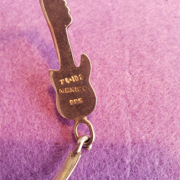 Silver guitar bangle - Picture 2 of 2